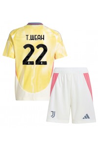 Juventus Timothy Weah #22 Babyklær Borte Fotballdrakt til barn 2024-25 Korte ermer (+ Korte bukser)